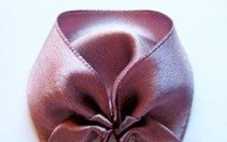 Роза из атласной ленты для украшения интерьера