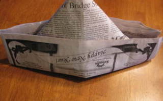 Шапка из газеты для ремонта: модель с козырьком