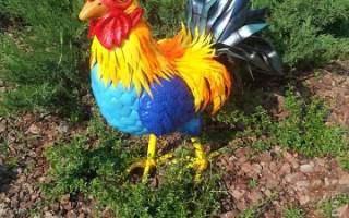 Петух из пластиковых бутылок: необычная поделка для украшения сада