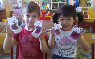 Игрушка из бумаги своими руками для развития малышей