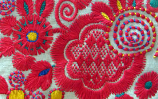 Как вышивать владимирскую гладь и украсить женскую блузу