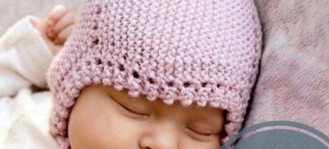 Вязаная шапочка для новорожденного спицами: утепляем малыша вместе