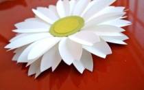 Ромашка из бумаги своими руками с использованием простых техник