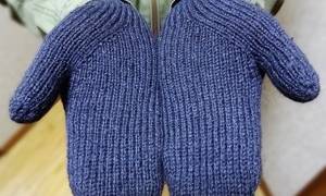 Схемы мужских варежек спицами для опытных и начинающих рукодельниц