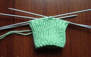 Пинетки без шва спицами: учимся вязать на 4 спицах