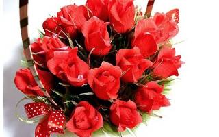 Роза из конфет: мастер-класс с пошаговым описанием работы