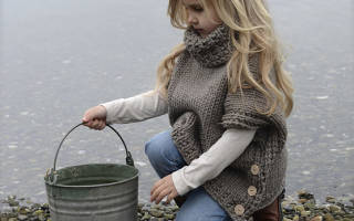 Жилет-пончо спицами для маленькой принцессы