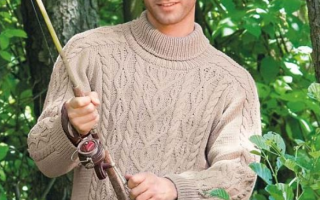 Свитер для мальчика спицами в ирландской технике