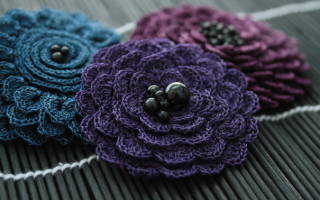 Брошь крючком: схемы и описание по вязанию