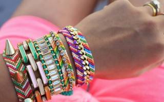 Плетение браслетов из ниток мулине: аксессуар для друзей и родных