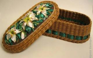 Овальная корзинка из газетных трубочек для разных мелочей