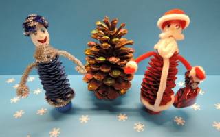 Новогодние игрушки из шишек: праздничная елочка и милый дедушка мороз